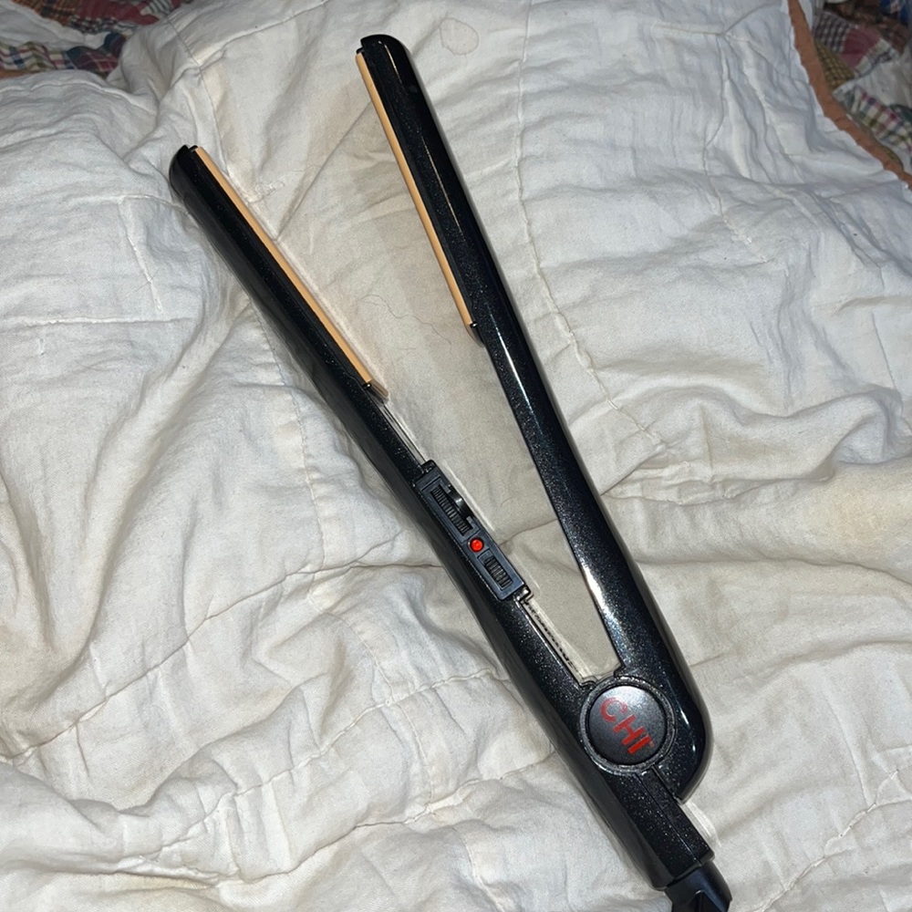 Original CHI flat iron like NEW